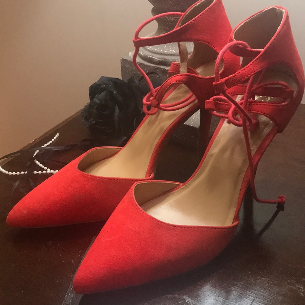 Red NY & Co tie up pumps